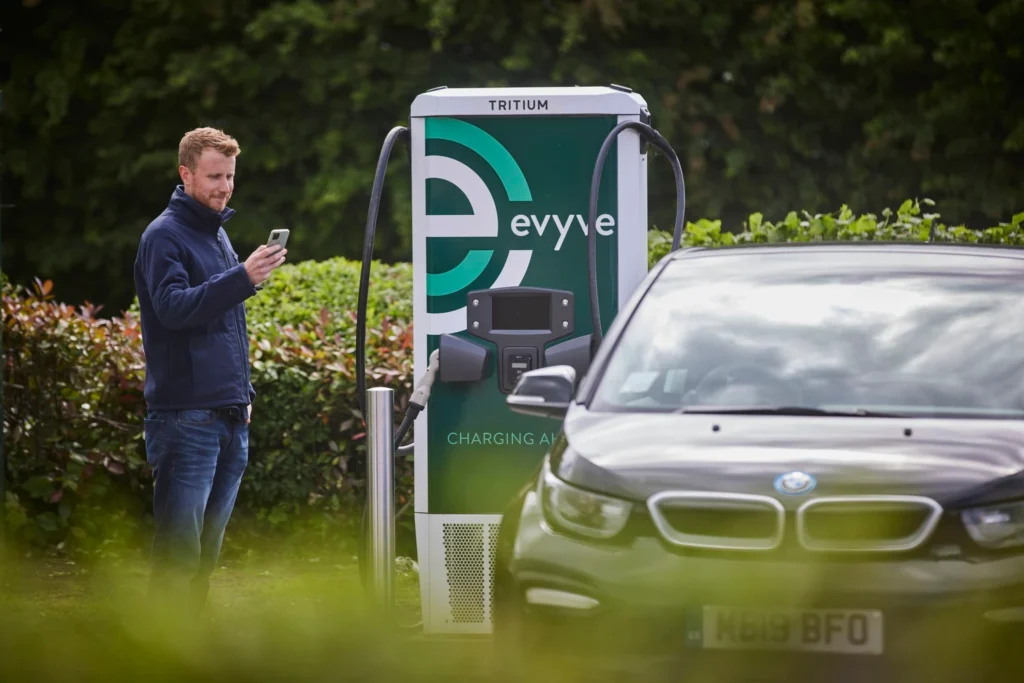 Driver app, roaming, data: How evyve runs its 100% renewable energy UK rapid network on Monta